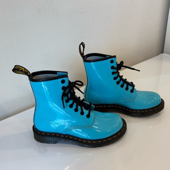 Dr. Doc Martens Sz 5 Air Wair Turquoise Patent Boots - Picture 4 of 13